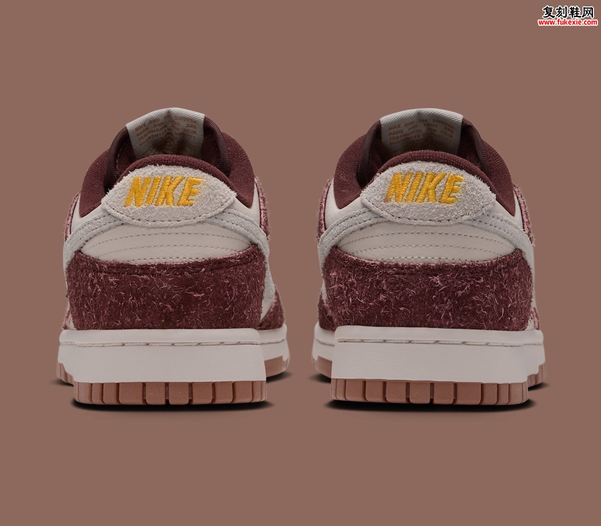 Nike Dunk Low “Basketball Charm” 可拆卸金属篮球与长毛麂皮,一双非官方USC的配饰化实验插图4 Nike Dunk Low “Basketball Charm” 可拆卸金属篮球与长毛麂皮,一双非官方USC的配饰化实验
