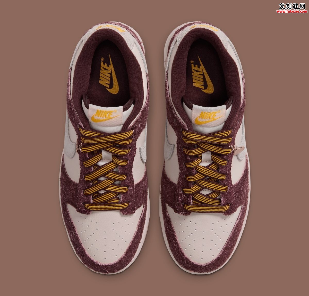 Nike Dunk Low “Basketball Charm” 可拆卸金属篮球与长毛麂皮,一双非官方USC的配饰化实验插图3 Nike Dunk Low “Basketball Charm” 可拆卸金属篮球与长毛麂皮,一双非官方USC的配饰化实验