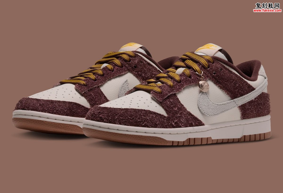 Nike Dunk Low “Basketball Charm” 可拆卸金属篮球与长毛麂皮,一双非官方USC的配饰化实验插图 Nike Dunk Low “Basketball Charm” 可拆卸金属篮球与长毛麂皮,一双非官方USC的配饰化实验