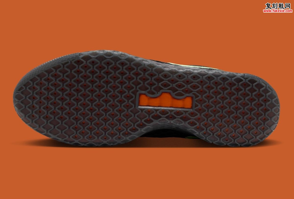 Nike LeBron Witness 10 “Halloween” 「万圣节」实战配置与设计亮点独家评测