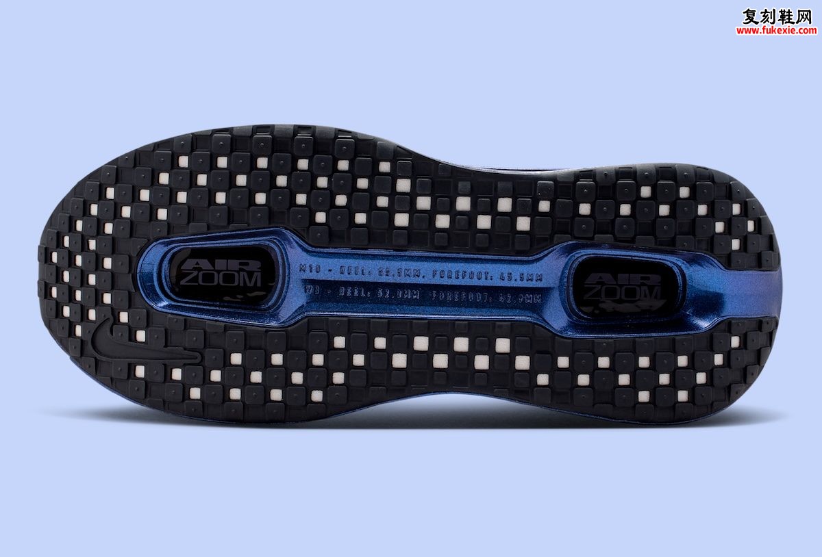 金属蓝中底+违规堆叠：Nike Vomero Premium Gridiron 反重力实测与厚底竞速禁区解密