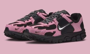 Nike Zoom Vomero 5 “Black/Medium Soft Pink”黑粉铆钉丝带版：2026假日，材质分化比新配色更值得写缩略图