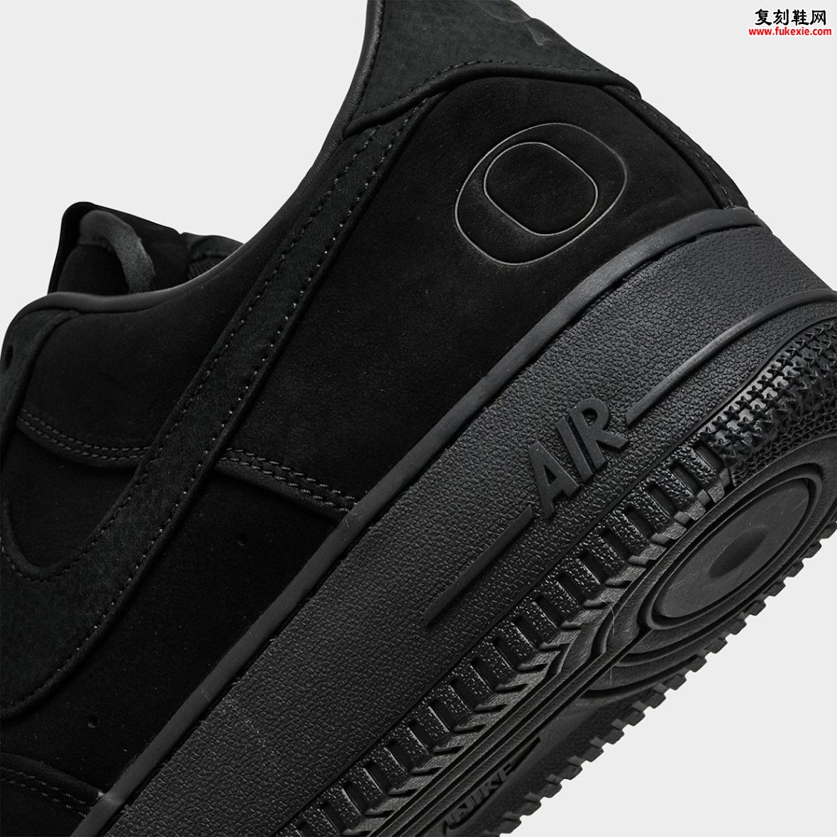 Oregon Ducks x Nike Air Force 1 Low “Black” 俄勒冈鸭评测:PE转市售$125的极简校园叙事插图5 Oregon Ducks x Nike Air Force 1 Low “Black” 俄勒冈鸭评测:PE转市售$125的极简校园叙事