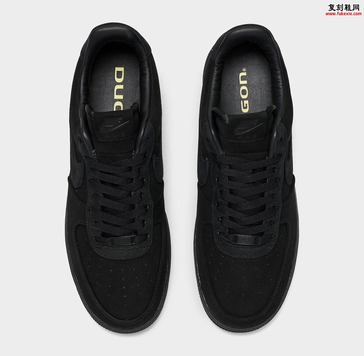 Oregon Ducks x Nike Air Force 1 Low “Black” 俄勒冈鸭评测:PE转市售$125的极简校园叙事插图2 Oregon Ducks x Nike Air Force 1 Low “Black” 俄勒冈鸭评测:PE转市售$125的极简校园叙事