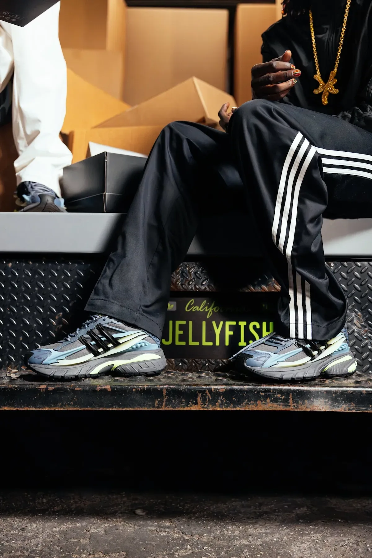 Pharrell Adistar Jellyfish Storm评测：ComplexCon免费首发$300十月市售