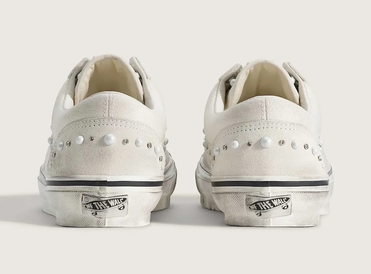 珍珠镶在破鞋上Vans Old Skool 36 Marshmallow用精致与做旧的极致反差挑战审美极限插图3 珍珠镶在破鞋上Vans Old Skool 36 Marshmallow用精致与做旧的极致反差挑战审美极限