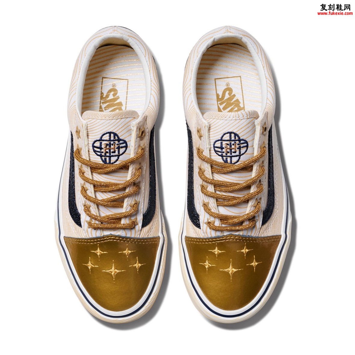 《Golden》闪耀童鞋!Vans Old Skool x K-Pop Demon Hunters 金属金鞋身搭载闪粉侧纹,电影一周年独家献礼插图5 《Golden》闪耀童鞋!Vans Old Skool x K-Pop Demon Hunters 金属金鞋身搭载闪粉侧纹,电影一周年独家献礼