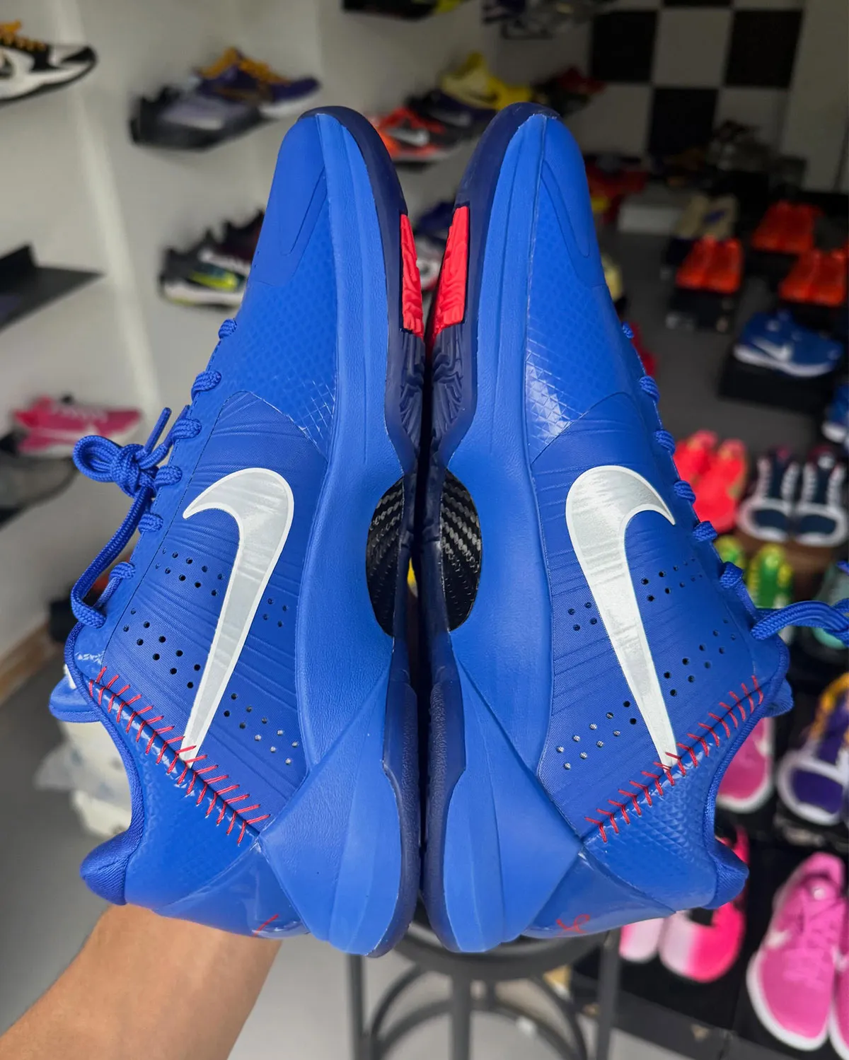 Nike Kobe 5 Protro Dodgers 2026 道奇配色致敬洛杉矶:红色棒球缝线隐藏8与24鞋舌彩蛋插图1 Nike Kobe 5 Protro Dodgers 2026 道奇配色致敬洛杉矶:红色棒球缝线隐藏8与24鞋舌彩蛋