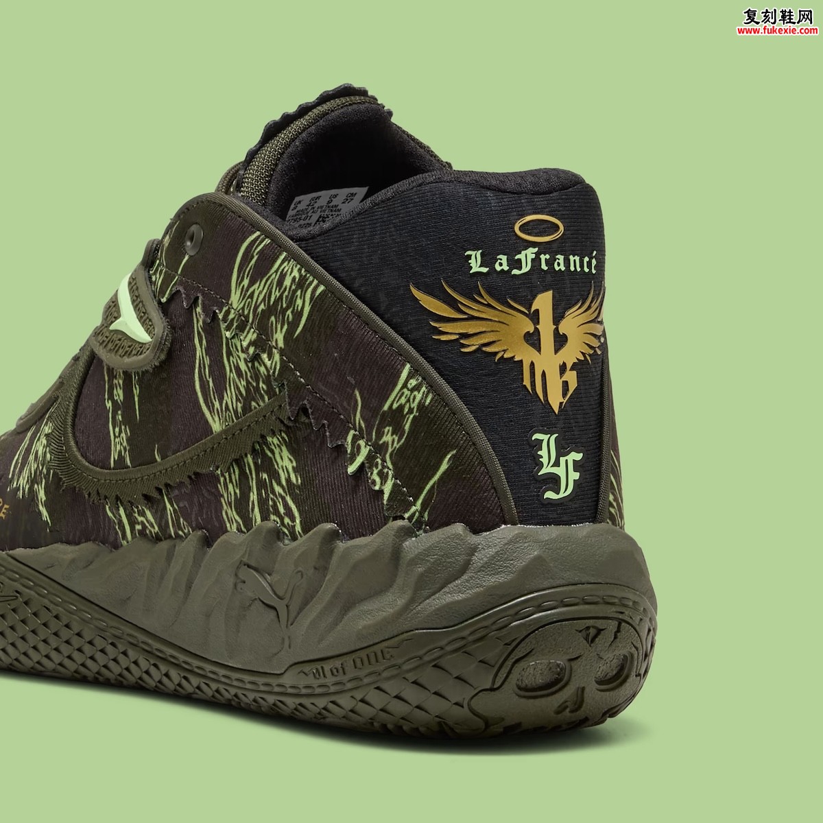 迷彩纹理与霓虹代码:PUMA MB.05 ‘Camo’ 以错视图案延续拉梅洛·鲍尔的“非此星球”叙事