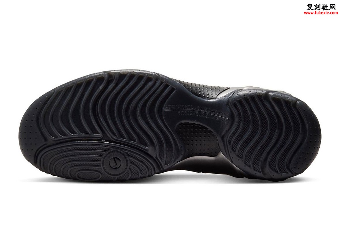 Nike Clogposite“金属暗灰”2026夏季发售,千禧未来感拖鞋渐变质感升级