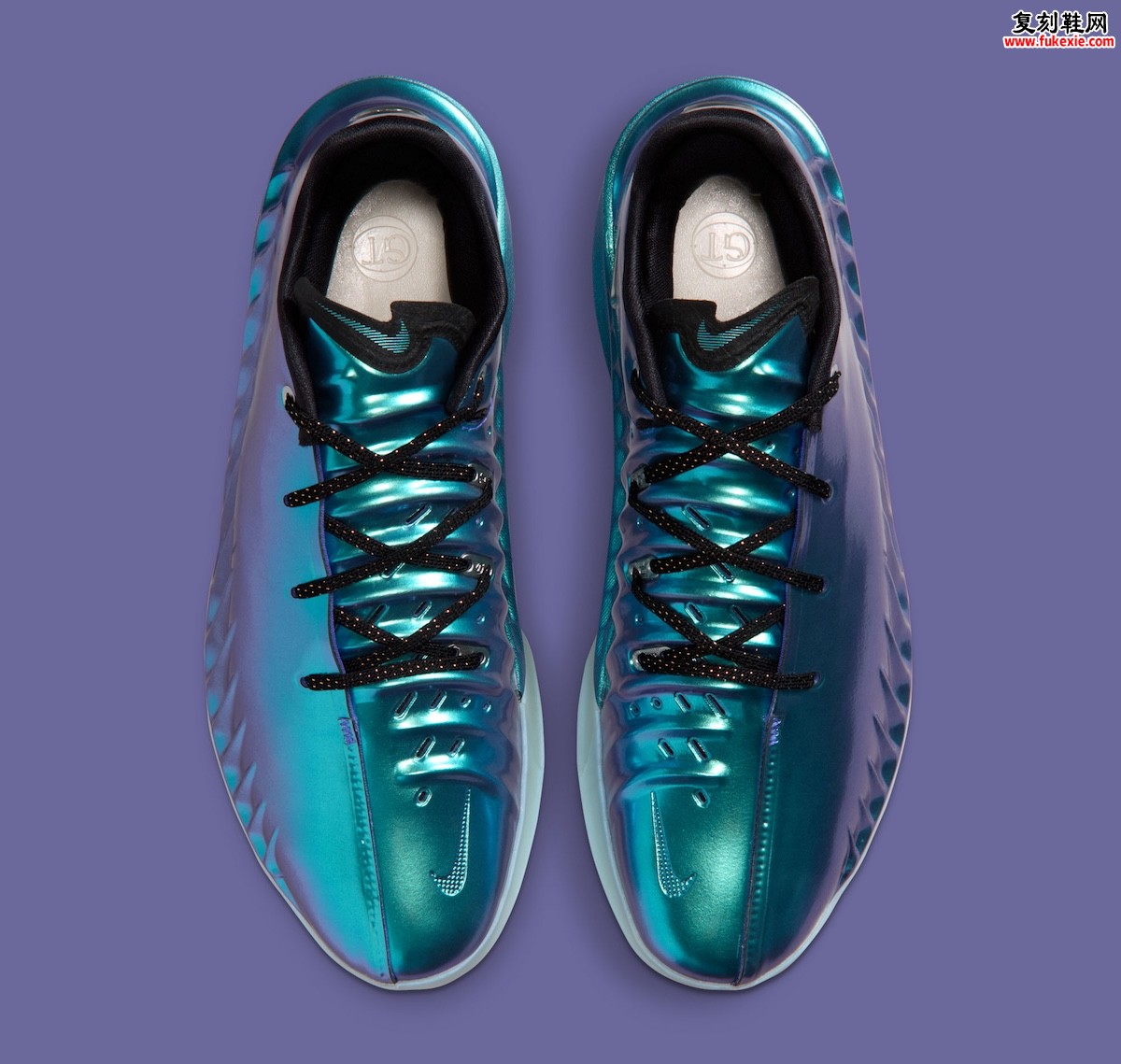 波斯紫与冰川蓝的流体雕塑：Nike GT Cut 4 ‘Preheat’ 以镀铬美学定义2026年速度新形态