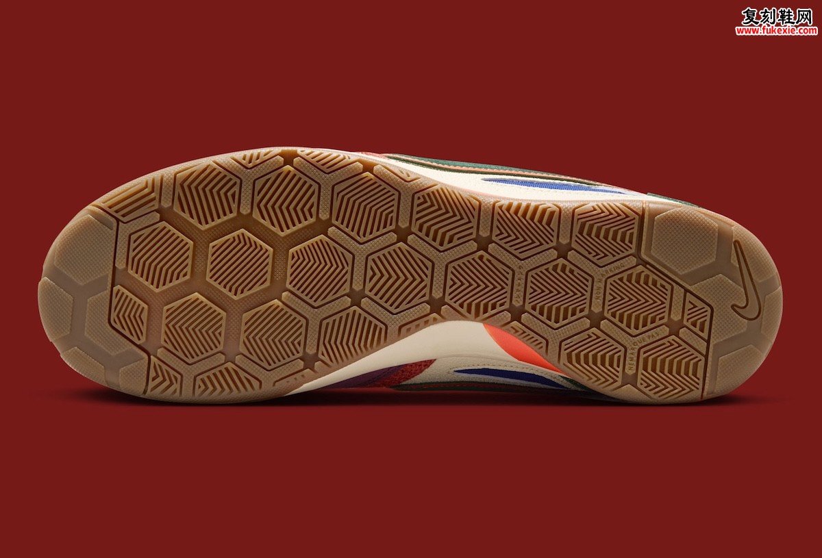 N7美学下的材质狂想曲：Nike Gato N7 用九种面料重构室内足球鞋的静默美学