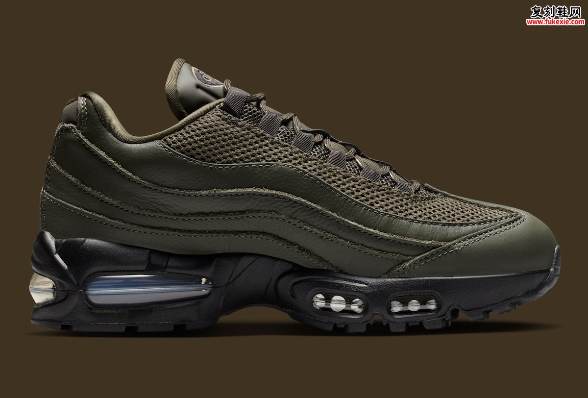 Nike Air Max 95 ‘Cargo Khaki’ 用橄榄绿层次与放大气垫重塑1995年的街头语法