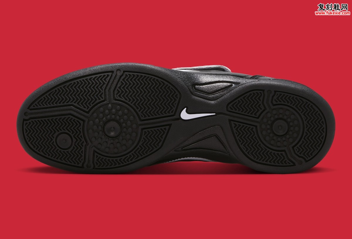 Nike Total 90 III“黑/大学红”2026年3月发售，漆皮亮面重现千禧足球鞋经典美学