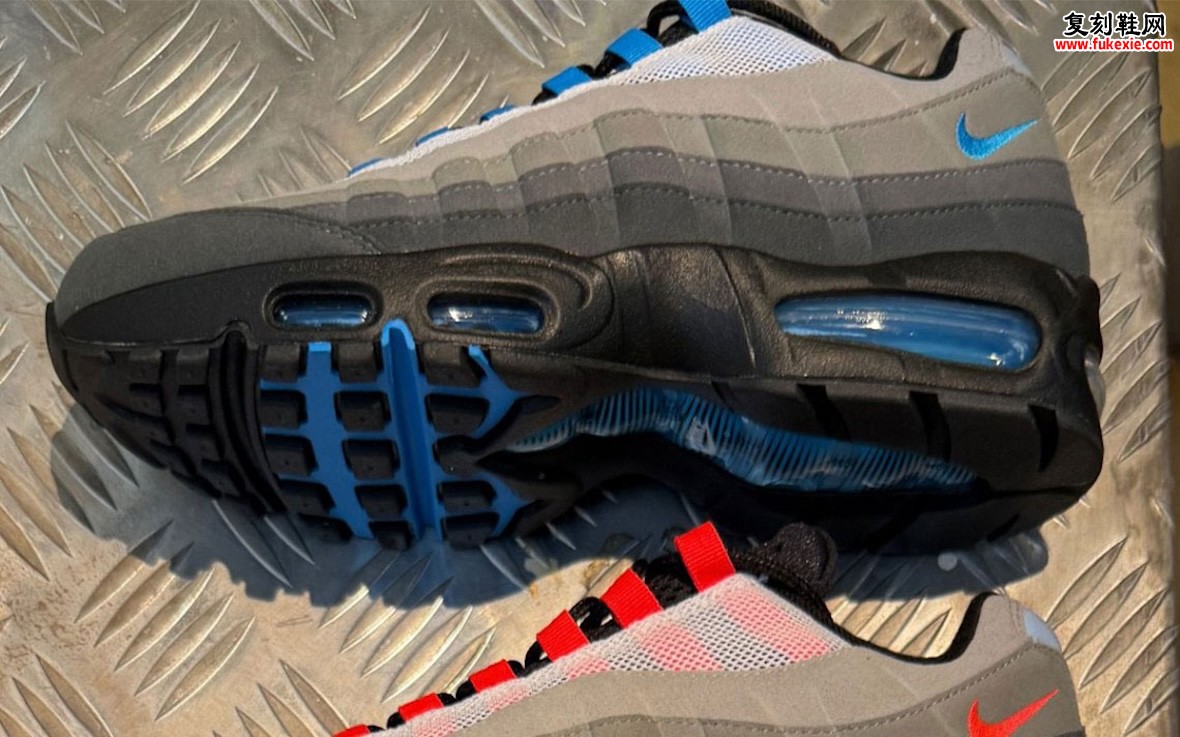 Sergio Lozano手稿原型终量产，Nike Air Max 95黑舌套装2027春夏正式登场