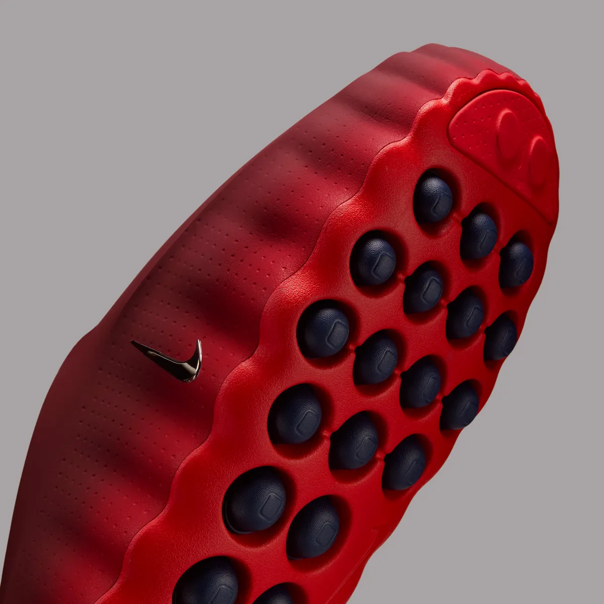 耐克Mind 001“Team Red”团队红配色2026年4月2日发售，分层渐变鞋面搭配独立缓震模块