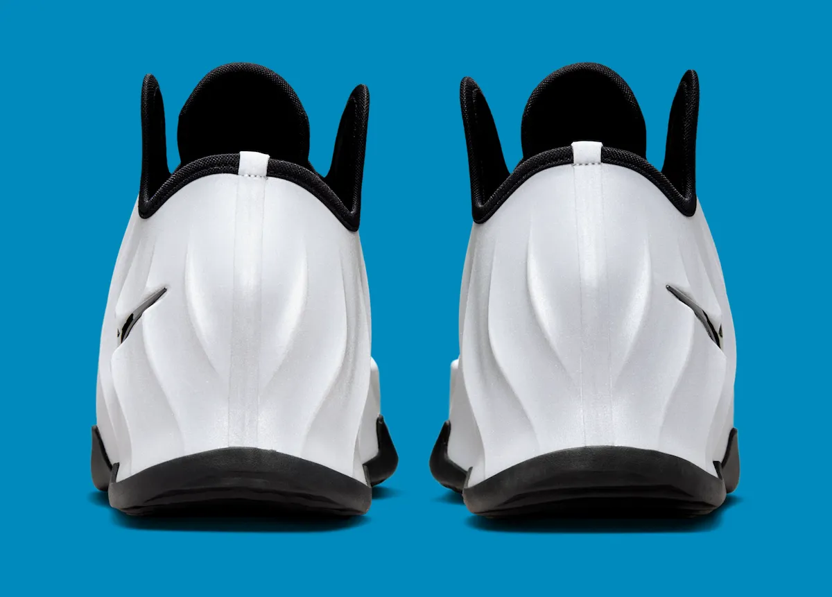 耐克GT Future「金属银」未来战靴12月发售 闪光灯下的变色龙效应颠覆篮球鞋设计