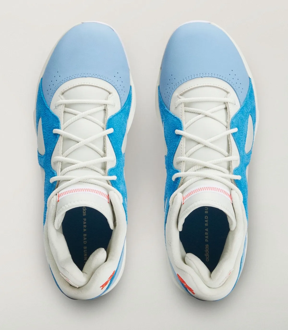 Bad Bunny x adidas BadBo 1.0 棒球钉鞋曝光,波多黎各蓝白配色致敬故土 2026夏季登场插图4 Bad Bunny x adidas BadBo 1.0 棒球钉鞋曝光,波多黎各蓝白配色致敬故土 2026夏季登场