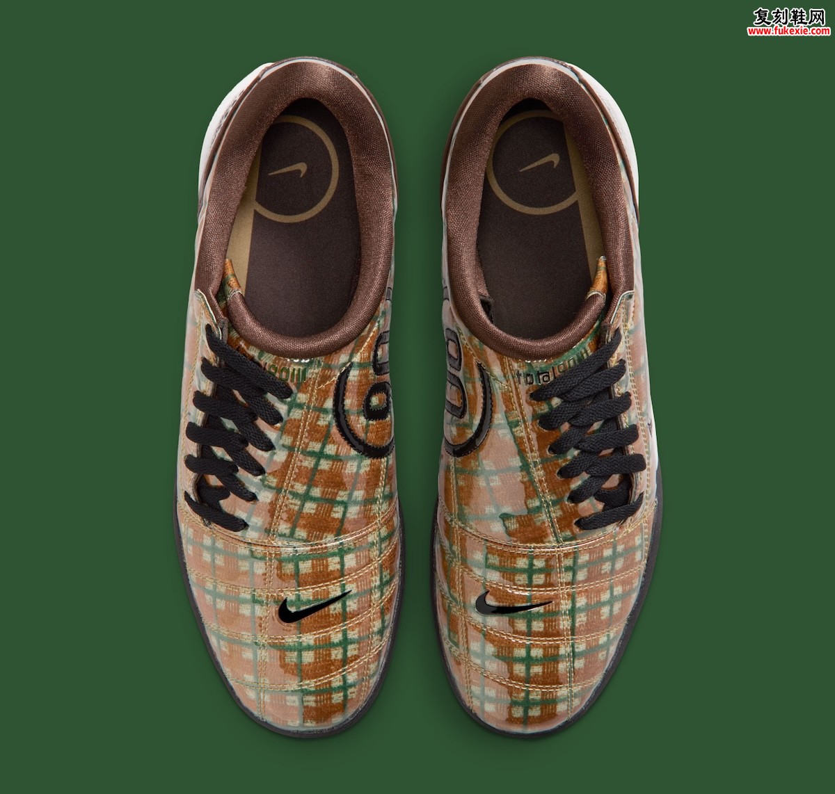 Procell x Nike Total 90 III联名鞋款2026年春季发售，布鲁克林复古店以毛圈纹理重塑千禧足球鞋