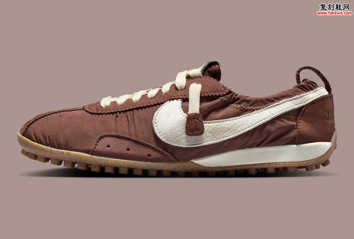 Jacquemus x Nike Moon Shoe ‘Fauna Brown’ 以抓绒尼龙与全粒面皮革续写1972传奇
