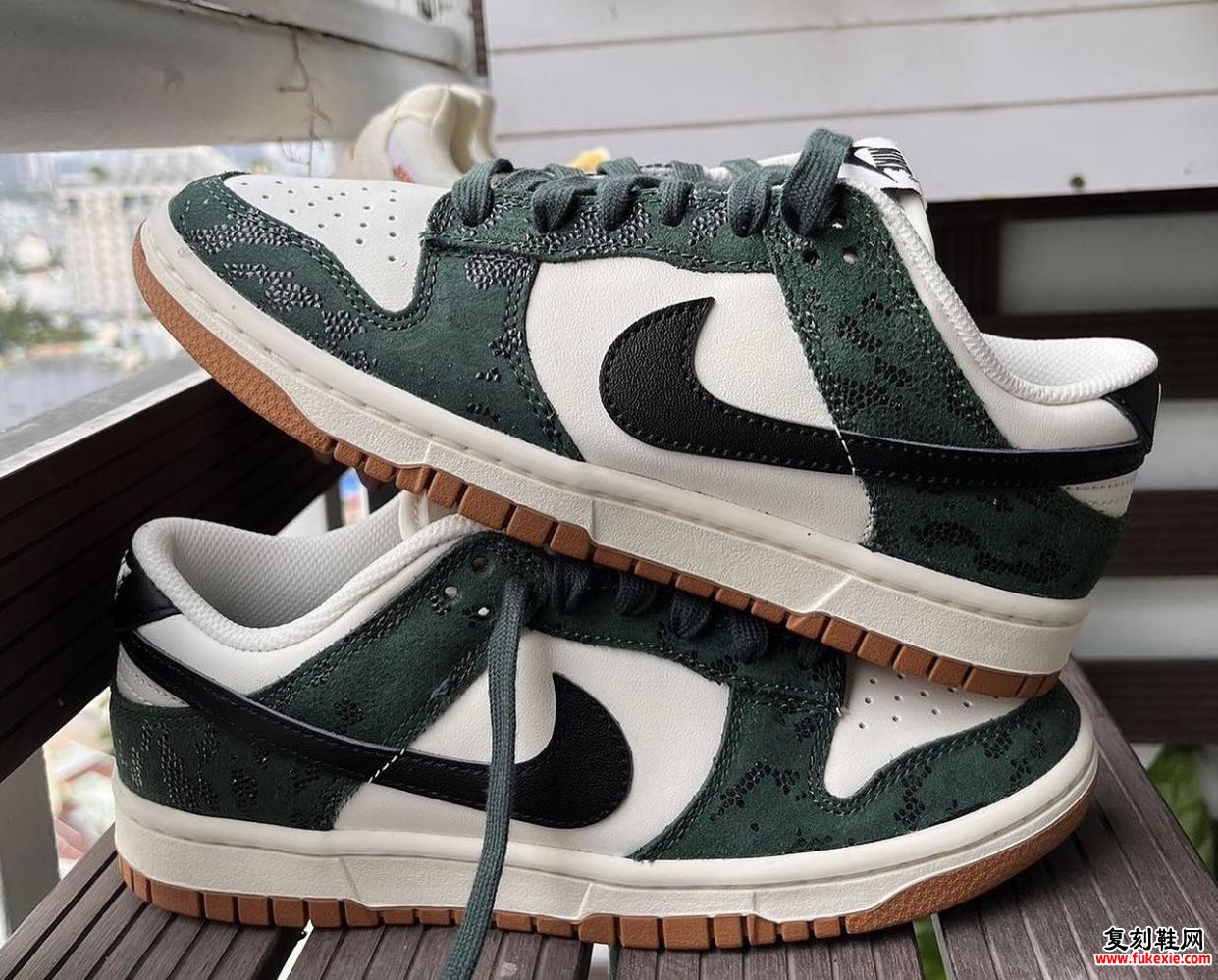 NIKE DUNK LOW “GREEN SNAKE”