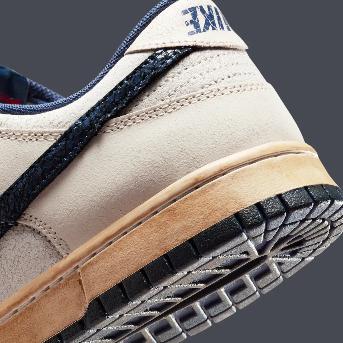 Stranger Things x Nike Dunk Low Releases November 《怪奇物语》携手Nike再掀80年代风暴