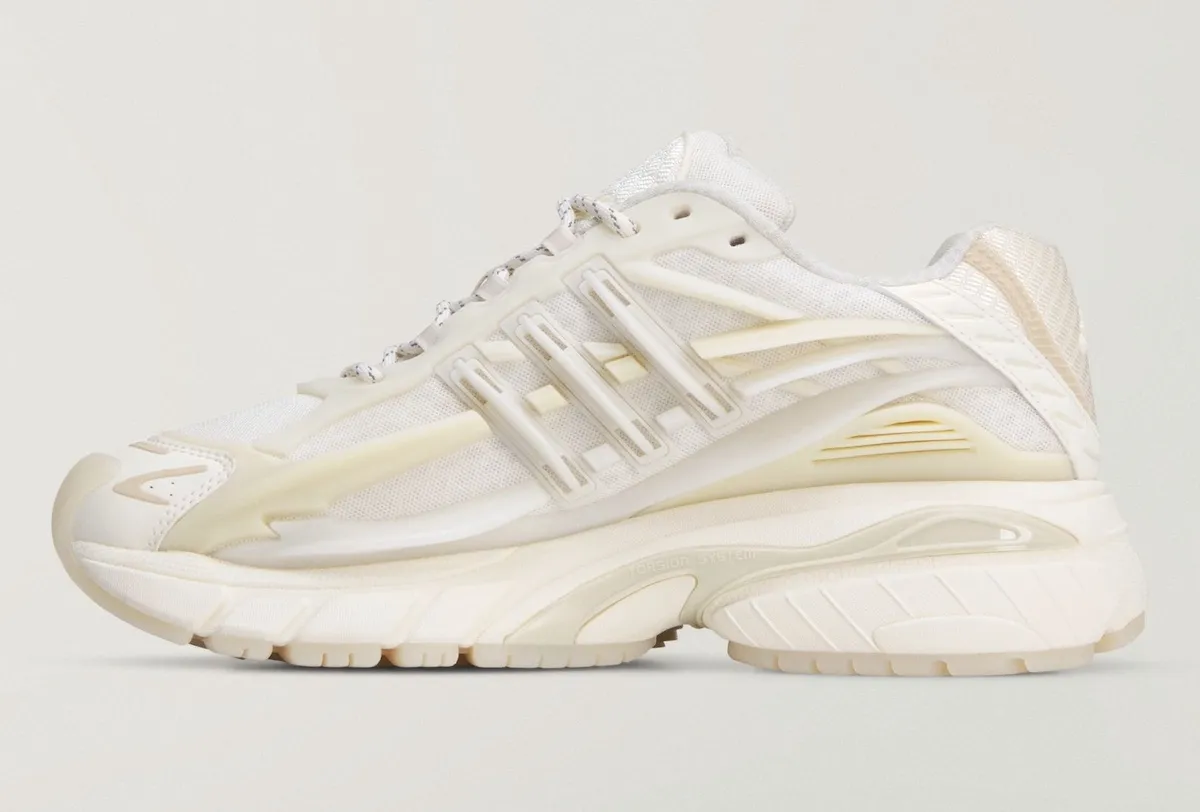 Pharrell x adidas Jellyfish “Triple White”菲董纯白水母官图释出，全白配色7月15日发售