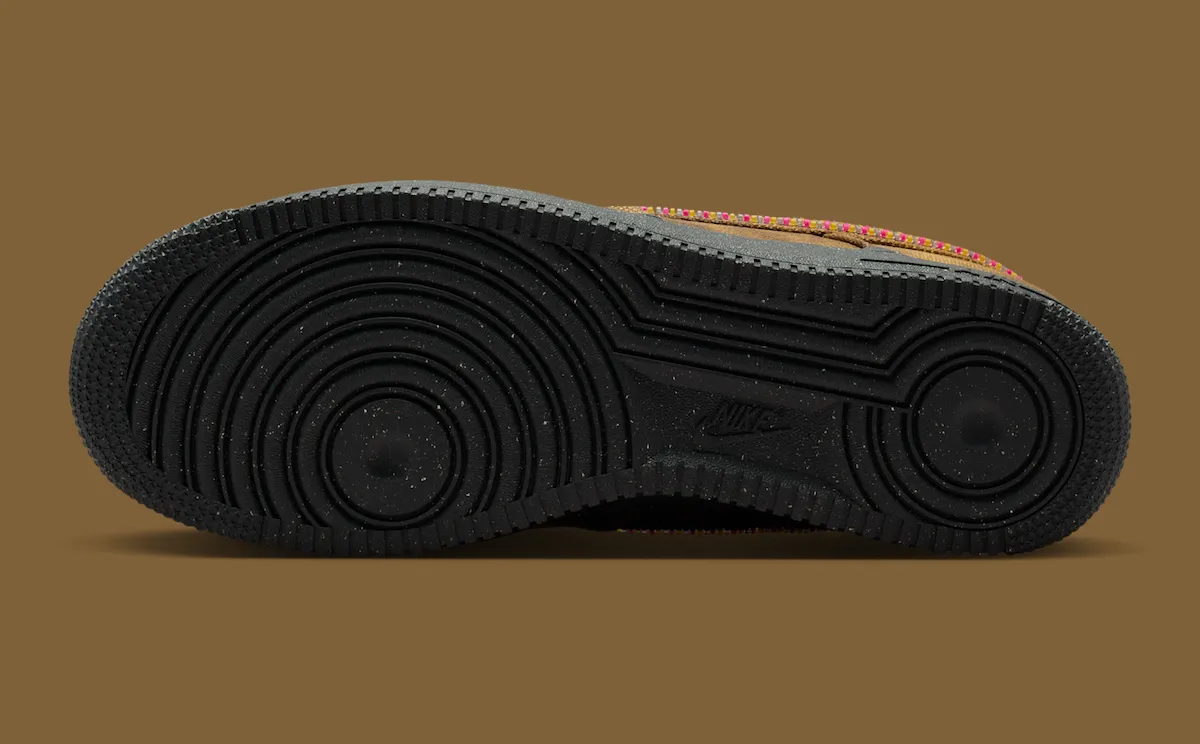 Nike Air Force 1 Low「Boucle」手工质感配色 以做旧帆布与串珠徽标重塑经典