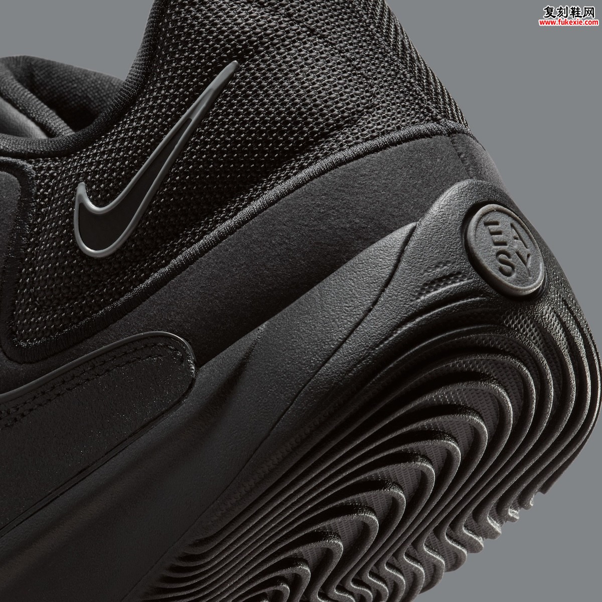 The Nike KD 18 “Triple Black” 耐克KD18“全黑”2025秋季登场 杜兰特签名战靴
