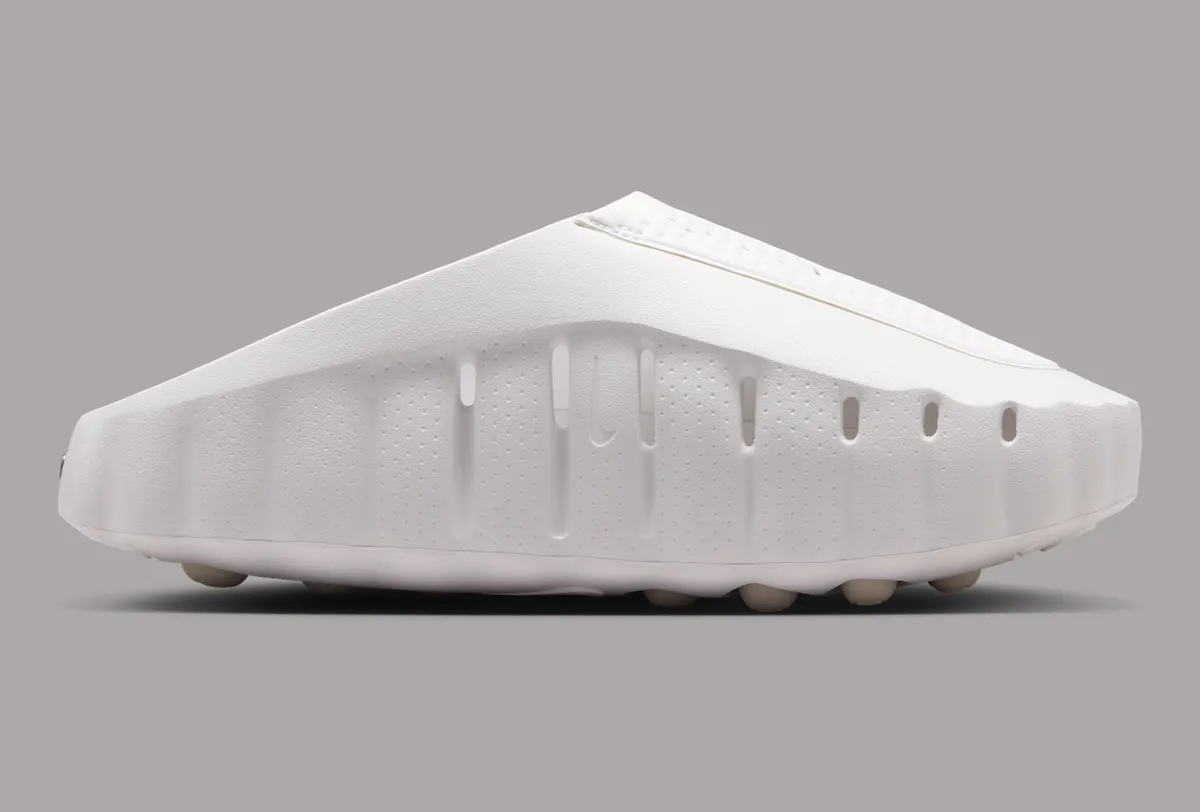 Nike Mind 001 “Summit White” 女款夏季拖鞋登场，白色网面透气开口凉鞋，22区独立泡棉鞋底