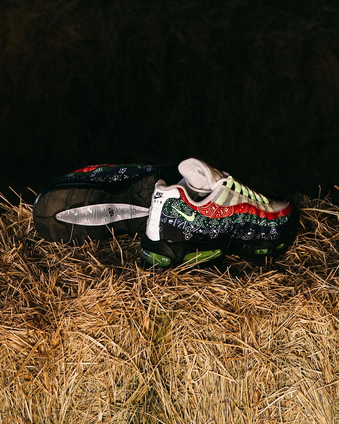 佩斯利狂想曲：Nike Air Max 95 ‘Paisley Bandana’ 如何用一方头巾改写复古跑鞋语法