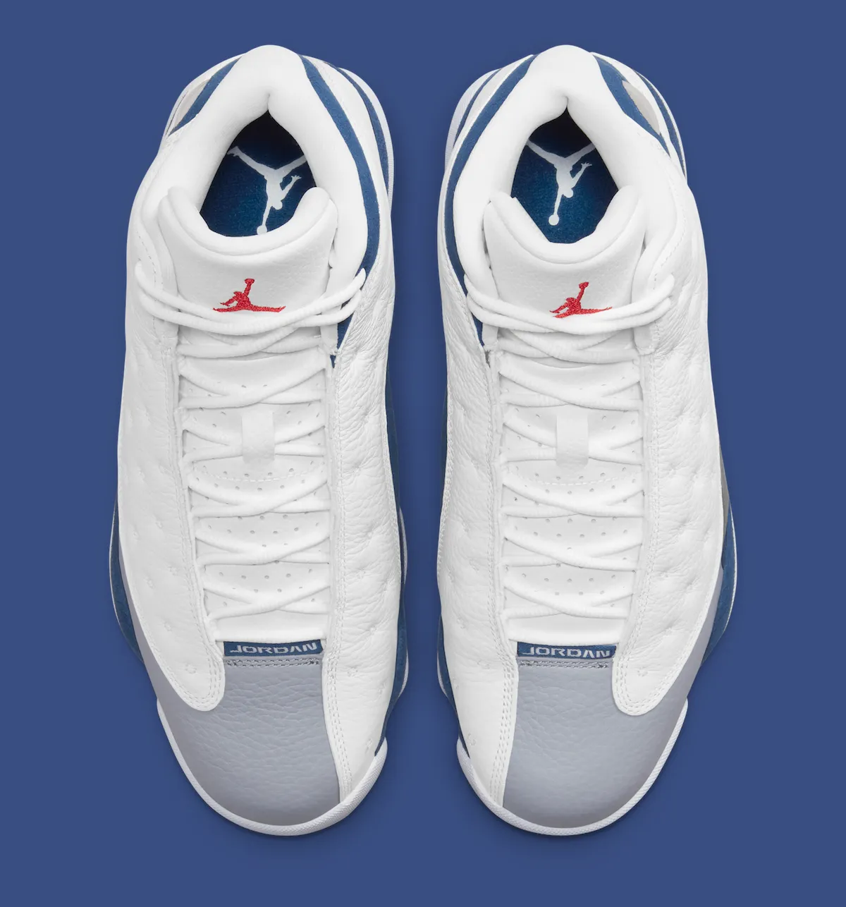 静水流深:回顾Air Jordan 13 ‘French Blue’,一部关于冷色调与克制美学的设计档案