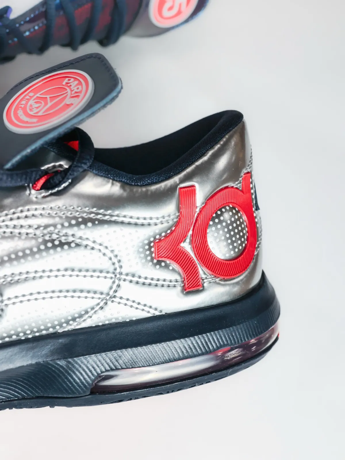 PSG x Nike KD 6 Releases Fall 2026巴黎圣日耳曼携手耐克推出全新凯文杜兰特六代签名战靴插图5 PSG x Nike KD 6 Releases Fall 2026巴黎圣日耳曼携手耐克推出全新凯文杜兰特六代签名战靴