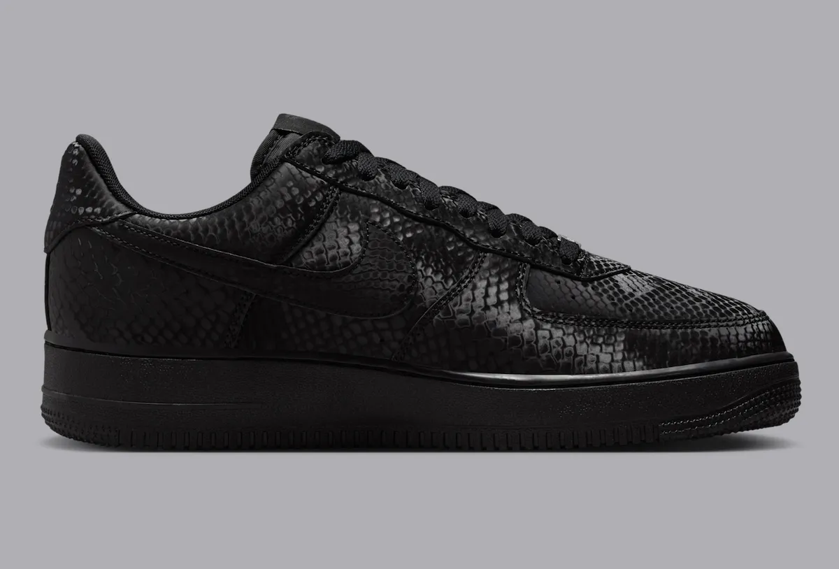 Kobe Bryant x Nike Air Force 1 Low “Triple Black” 科比联名AF1全黑复刻鞋11月发售