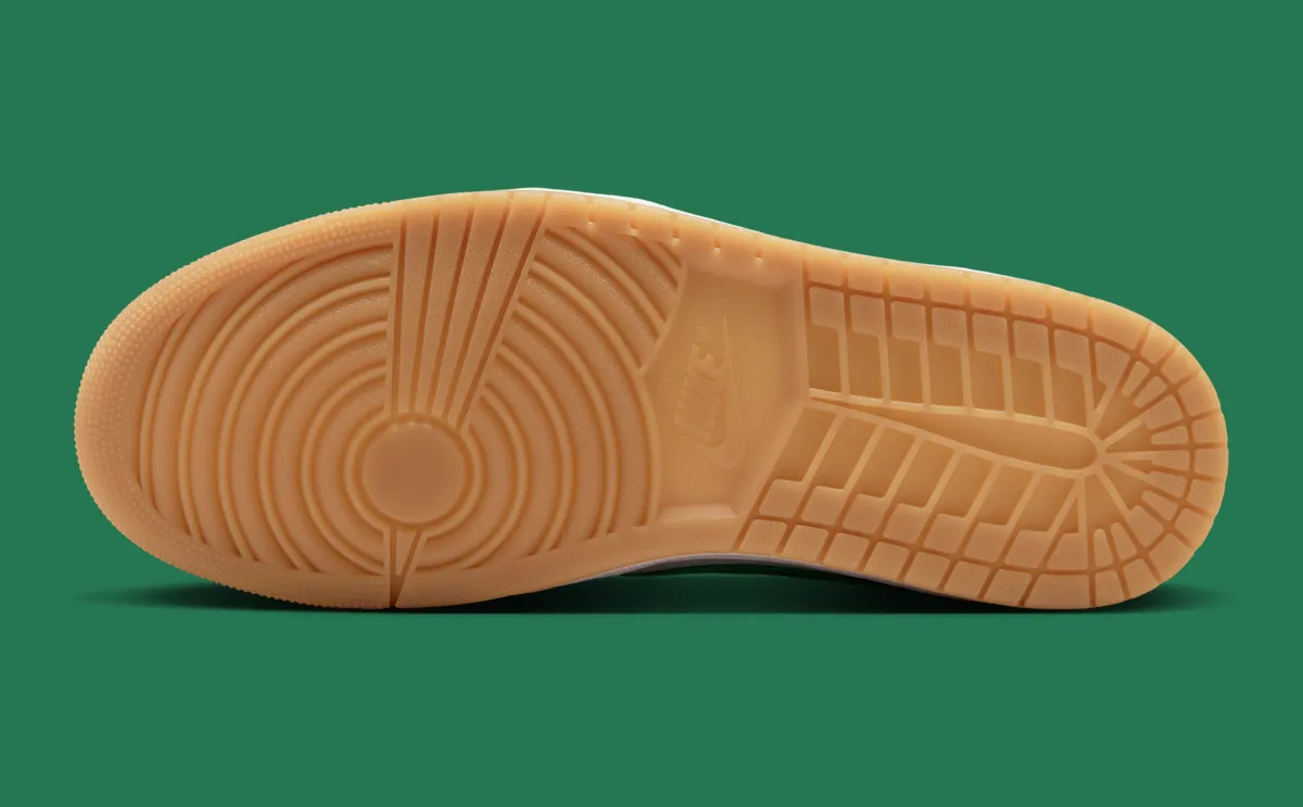 Air Jordan 1 Low OG “Phantom/Pine Green” 松绿配色发售信息释出,2026夏日低帮精品插图5 Air Jordan 1 Low OG “Phantom/Pine Green” 松绿配色发售信息释出,2026夏日低帮精品