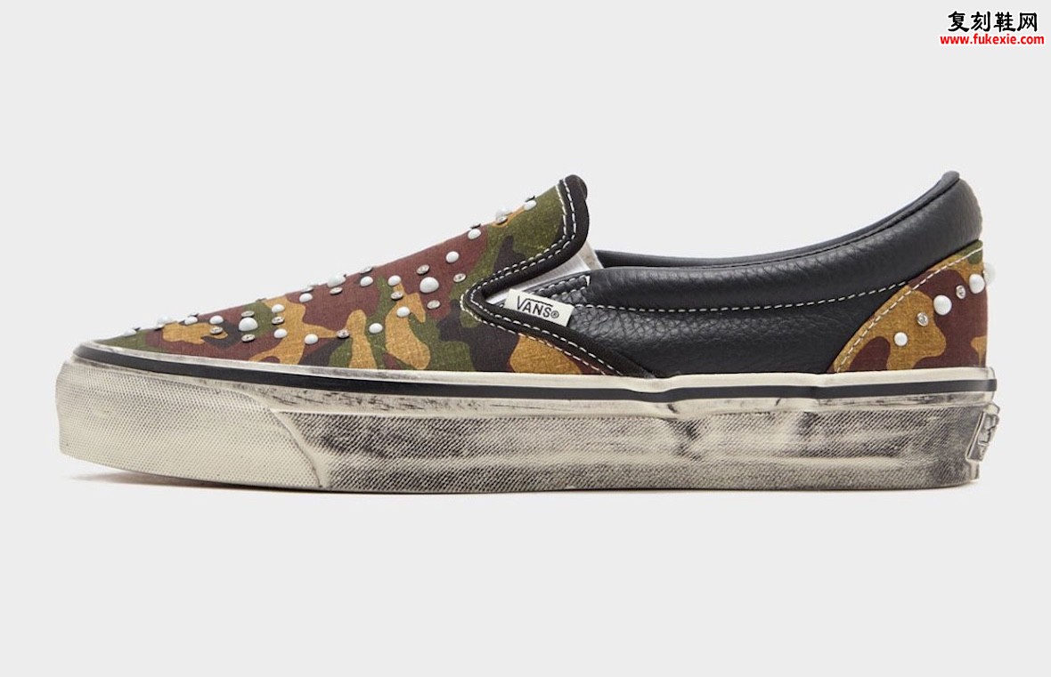 当丛林迷彩遇见朋克铆钉：Vans Slip-On ‘Pearlized Camo’ 以意外组合重塑经典套穿美学