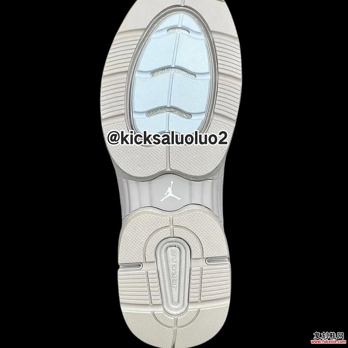 带有 Jumpman 标志的 Jordan Trunner O/S 外底视图