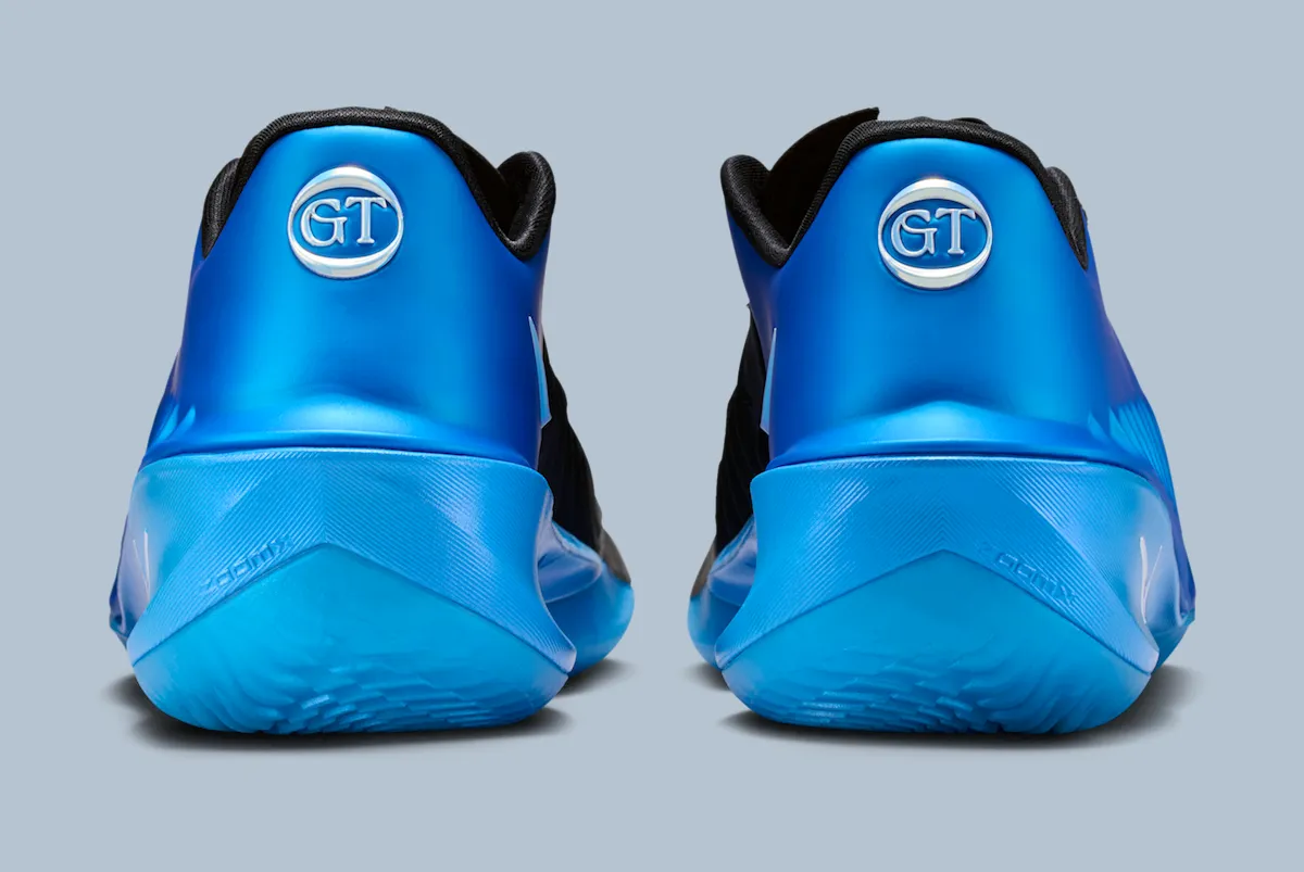 破界新生!Nike GT Cut 4金属蓝战靴2026年2月26日登场200美元定价引爆性能期待