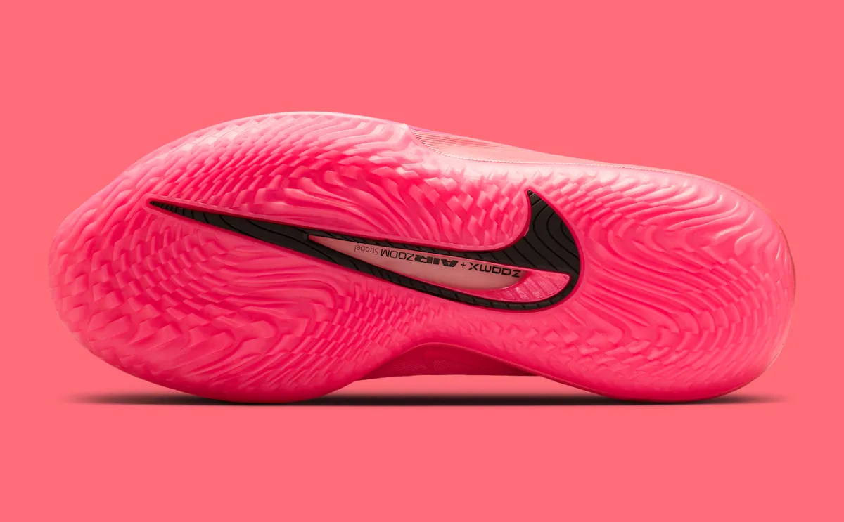 粉色力量再临赛场：Nike GT Cut 4 ‘Kay Yow’ 以纯色设计与丝带标识致敬抗癌慈善传统