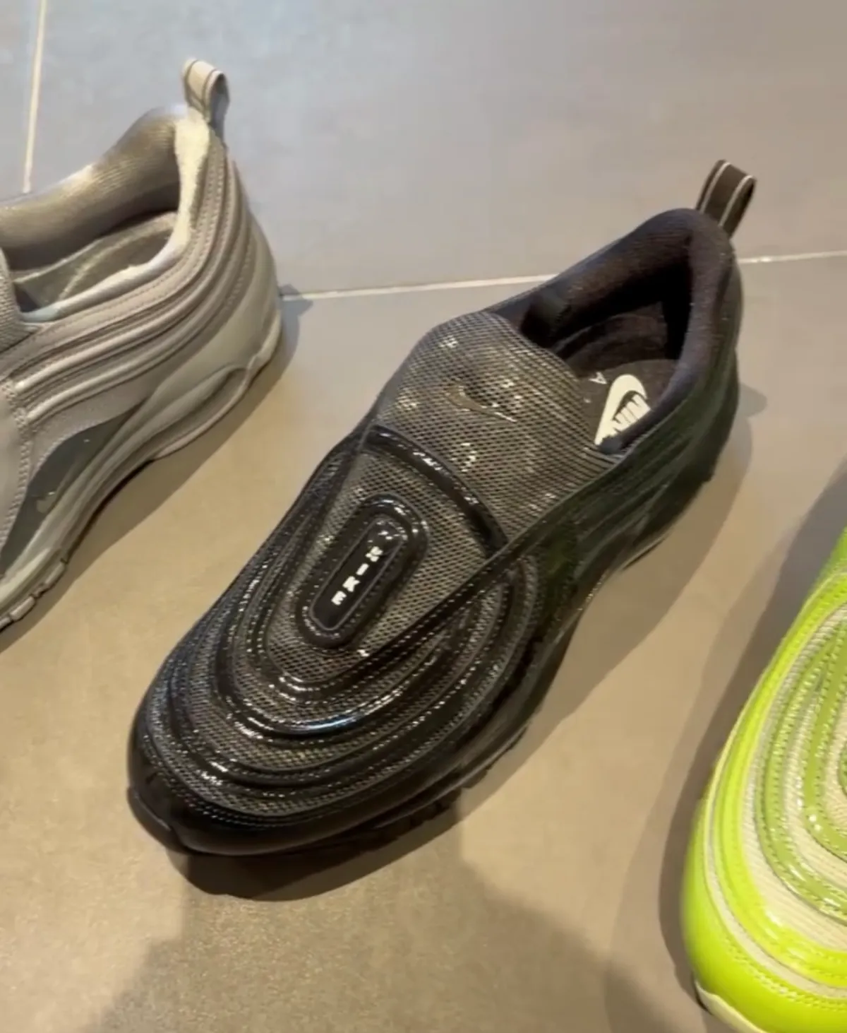 Nike Air Max 97 Laceless 无鞋带版本巴黎时装周首秀：为30周年庆典重塑千禧经典，2027年正式发售