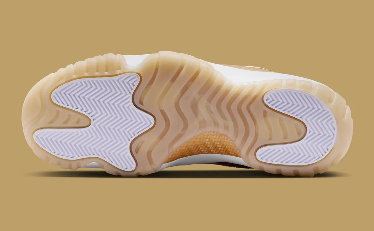 Air Jordan 11 Low “Mother’s Day” 白金色调致敬传奇女性，金属闪亮漆皮搭配珠光白网面