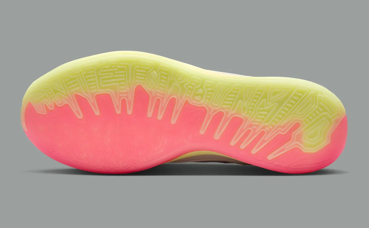 Nike Giannis Freak 7 “Shapeshift” 字母哥7代万圣节限定款发售 莆田鞋批发市场研究狼人主题设计