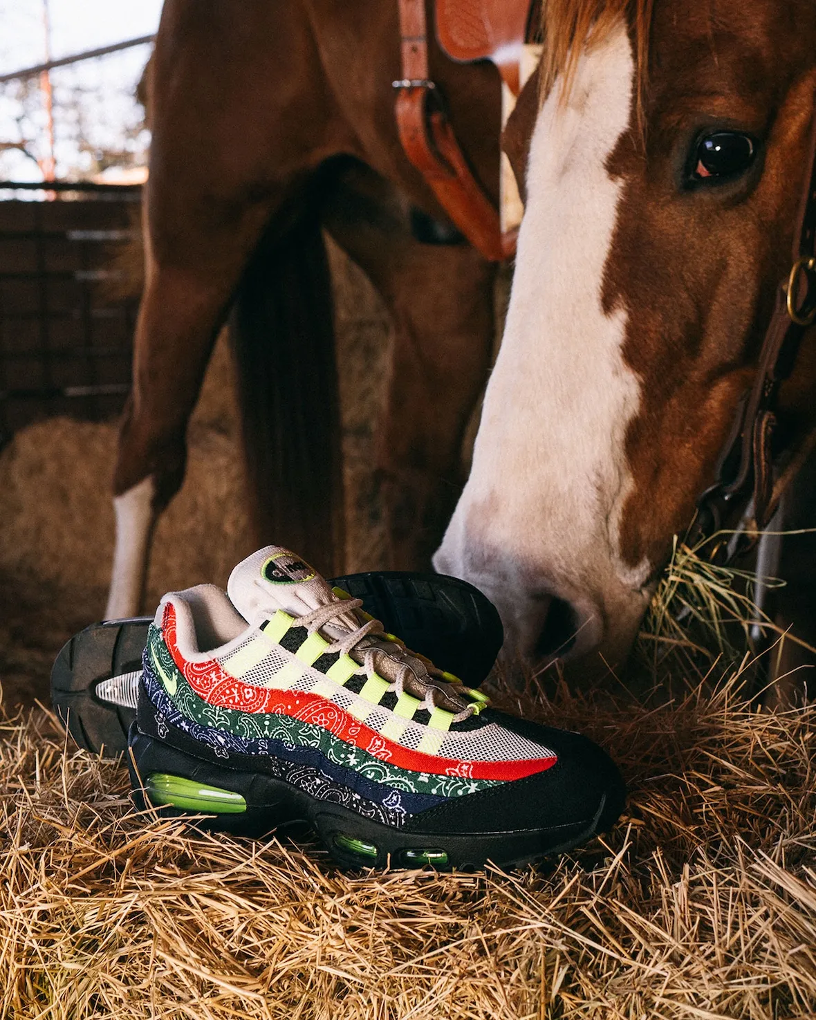 佩斯利狂想曲：Nike Air Max 95 ‘Paisley Bandana’ 如何用一方头巾改写复古跑鞋语法