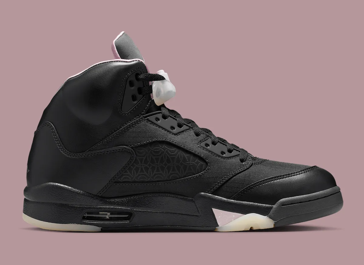 PSG x Air Jordan 5 “Off Noir” 2025假日季重磅登场,巴黎圣日耳曼联名AJ5夜影黑