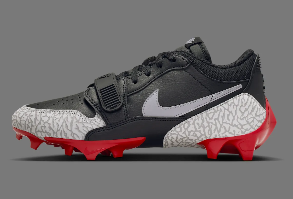 Jordan Legacy 312 Low TD ‘Bred’ 如何用黑红配色与水泥灰爆裂纹重构橄榄球鞋语言