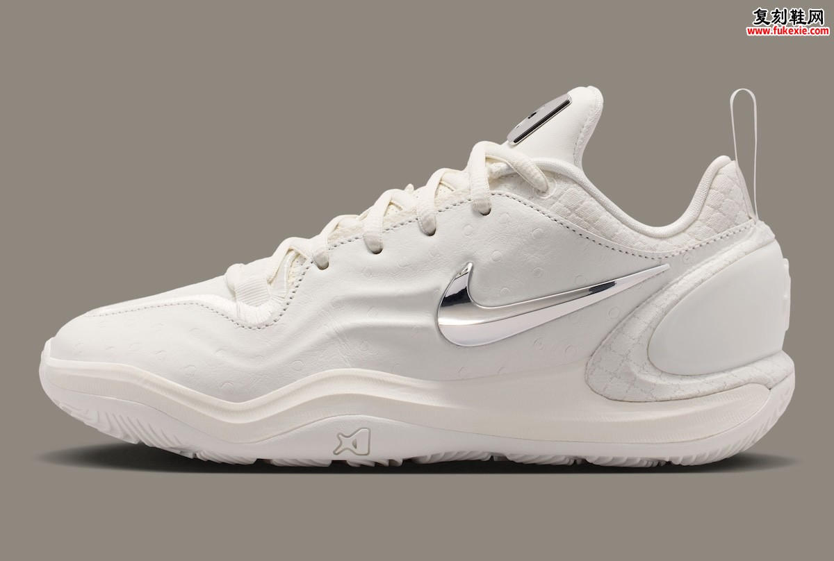 A’ja Wilson x Nike A’Two “White Label” 芝加哥全明星献礼,鸵鸟皮+绗缝内衬+宝石W饰物定义WNBA奢华新高度插图1 A'ja Wilson x Nike A'Two “White Label” 芝加哥全明星献礼,鸵鸟皮+绗缝内衬+宝石W饰物定义WNBA奢华新高度