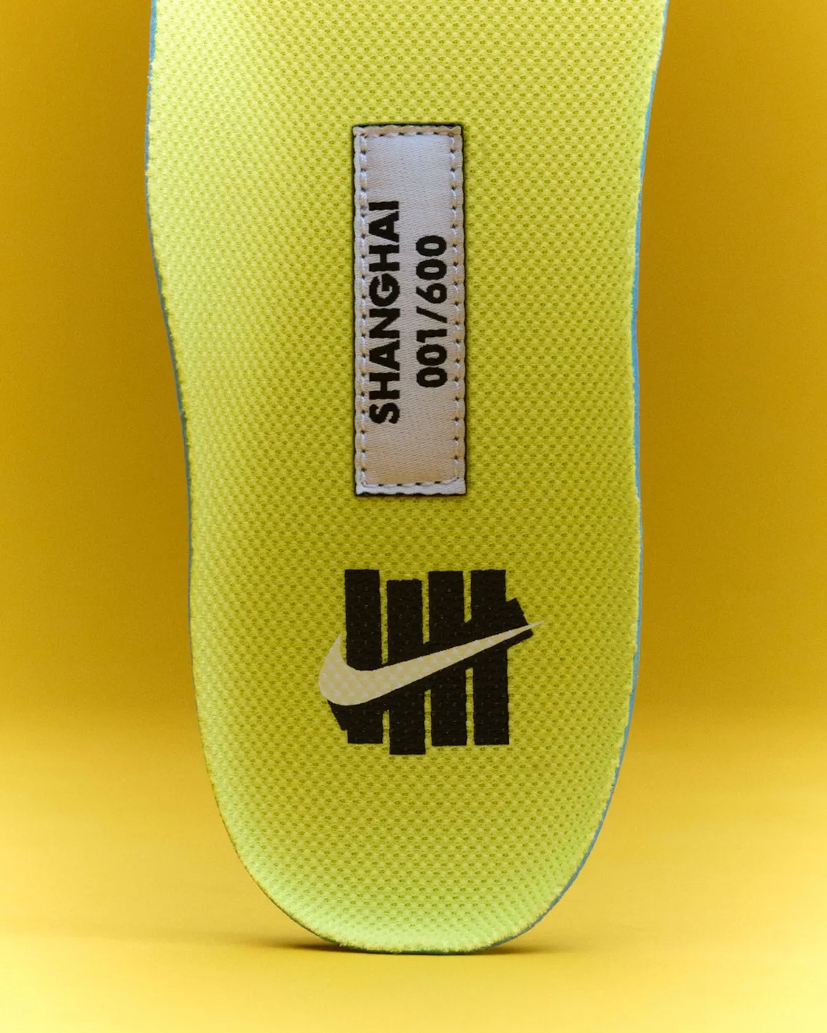 2025年耐克城市限定系列再添新作:Undefeated 联名上海专属版Air Max 95上市抽签即日开启