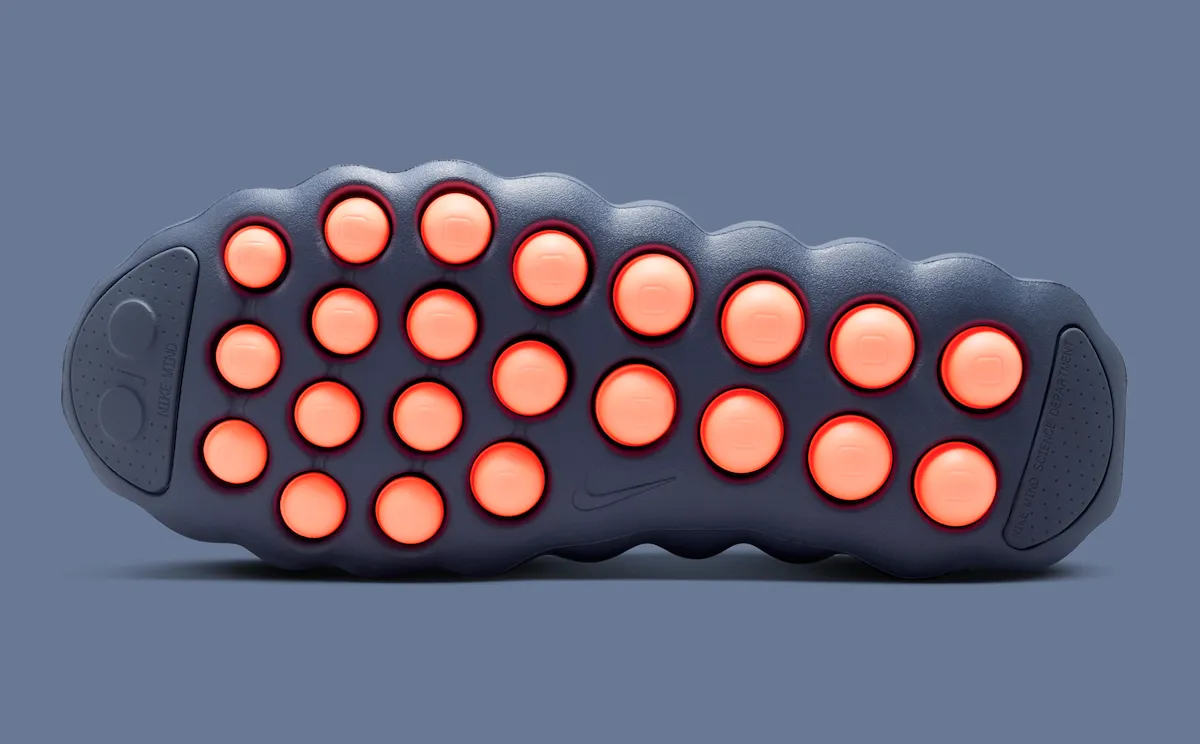 22个节点的蓝调叙事：Nike Mind 002 ‘Thunder Blue’ 如何用足底感知重新定义夏季行走