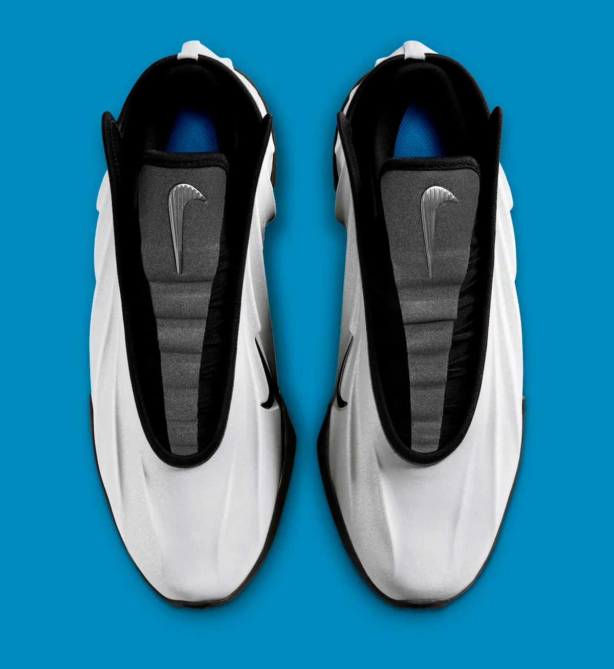 耐克GT Future「金属银」未来战靴12月发售 闪光灯下的变色龙效应颠覆篮球鞋设计