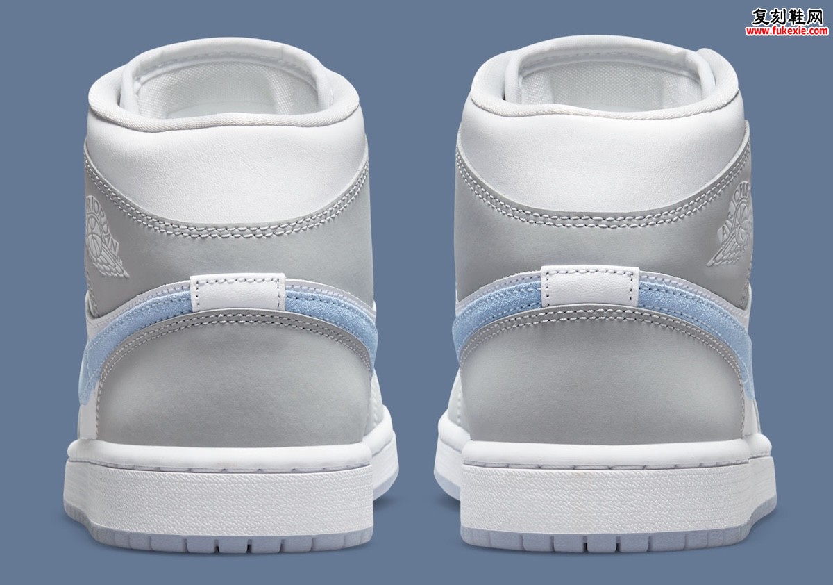 灰调中的微妙层次:Air Jordan 1 Mid ‘狼灰/铝蓝’ 以克制美学诠释2026春季平衡之道